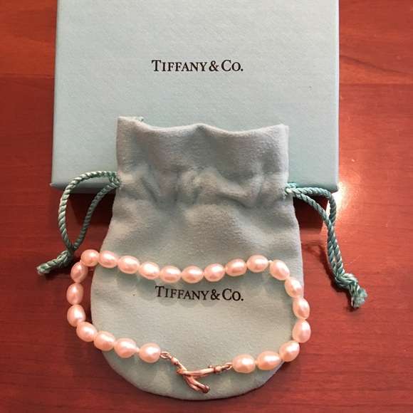 Tiffany & Co. Jewelry - Tiffany’s pearl bracelet